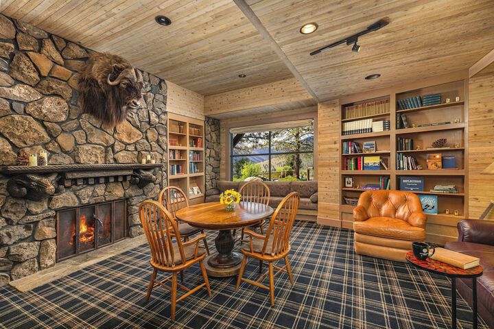 Sun Mountain Lodge