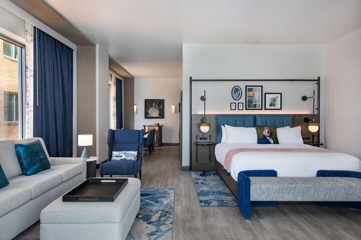 Room 48 of 92