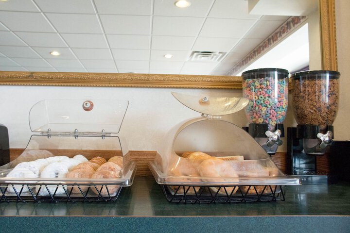Breakfast/Coffee Service 14 of 23
