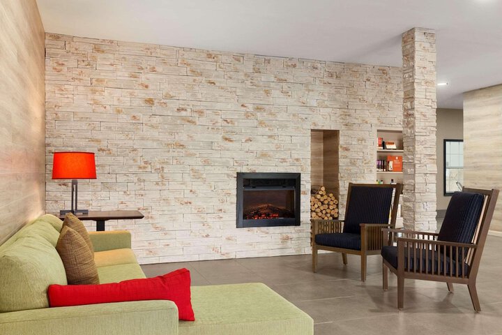 Country Inn & Suites by Radisson Jackson-Airport, MS