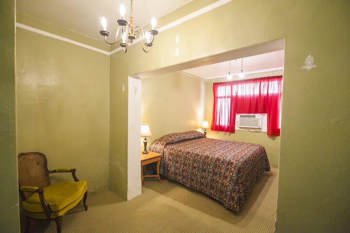 Room 30 of 97
