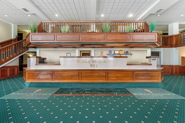 Rogue Regency Inn Medford Airport