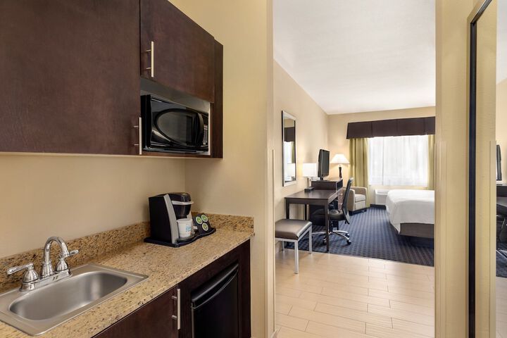 Room 42 of 69