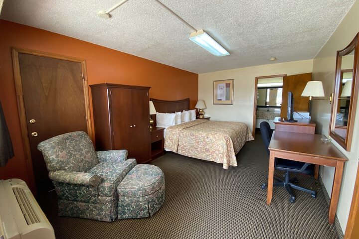 Room 6 of 35