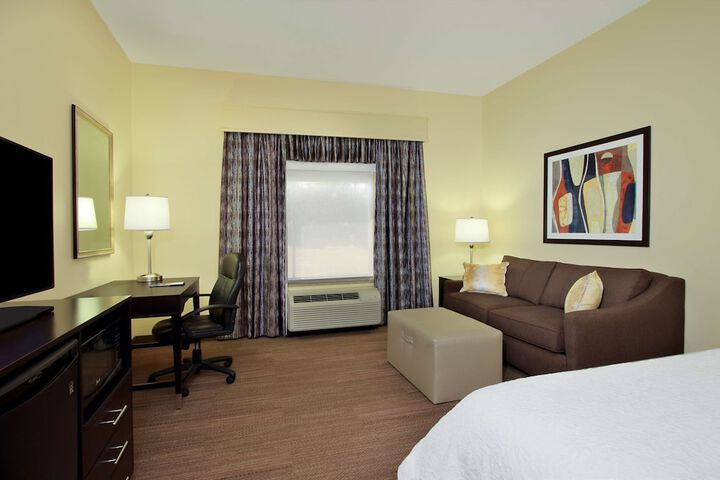 Room 7 of 33
