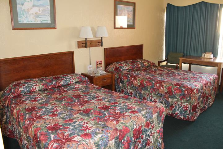 Room 13 of 33
