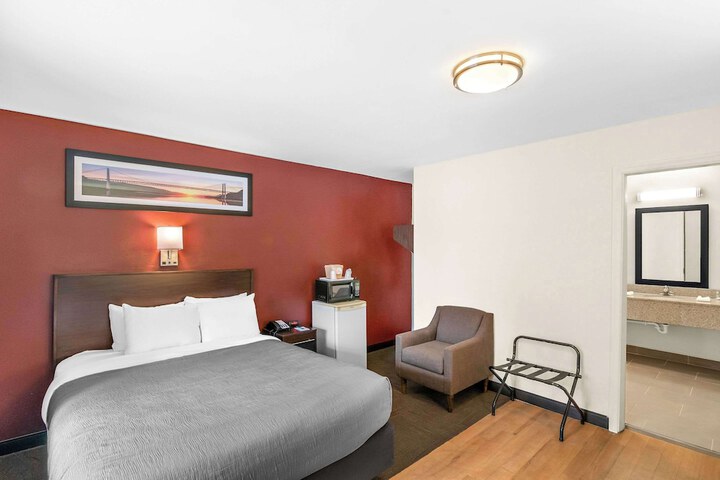 Room 27 of 35