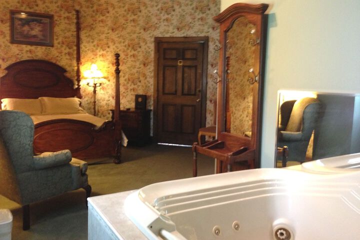 Room 24 of 52