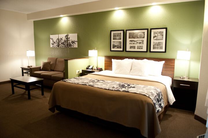 Room 30 of 51