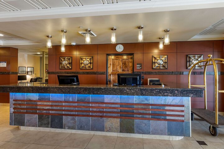 Hotel Interior 8 of 28