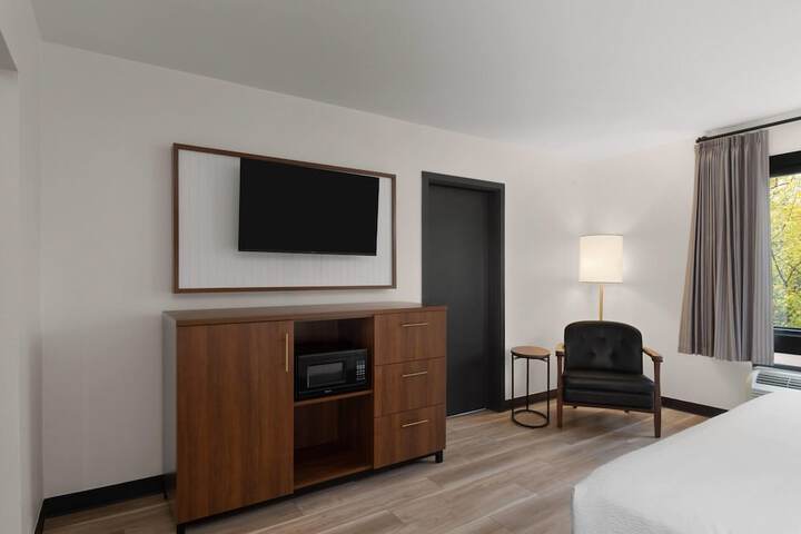 Hotel Vervana Trademark Collection by Wyndham