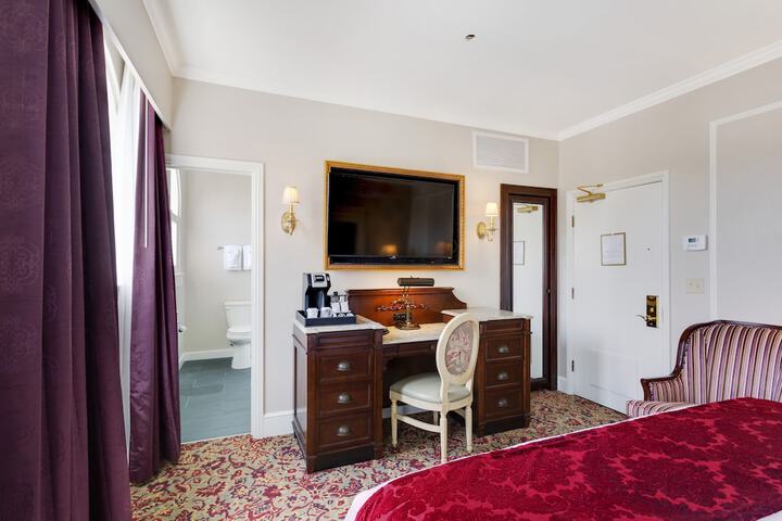 Room 18 of 35