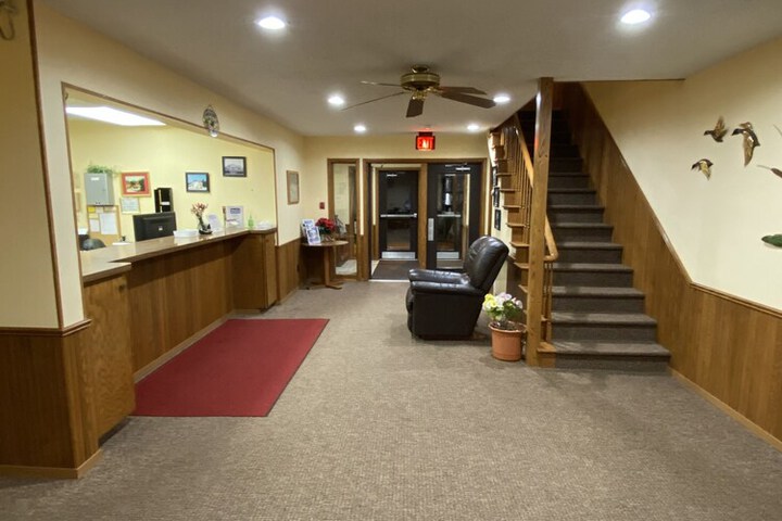 AmeriVu Inn and Suites