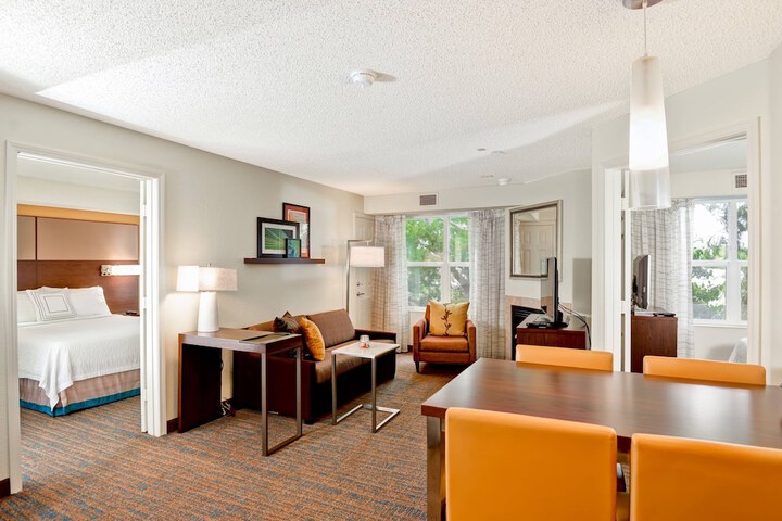Room 15 of 27