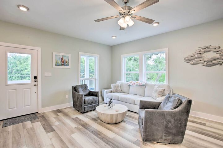 Modern Waveland Home w / Deck Walk to Beach!