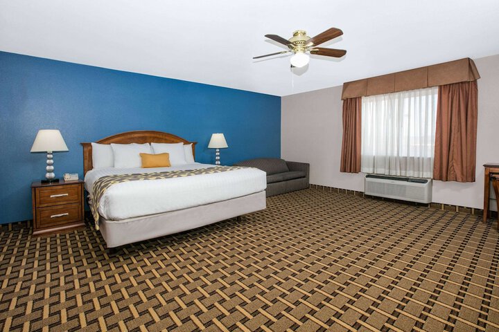 Room 11 of 29