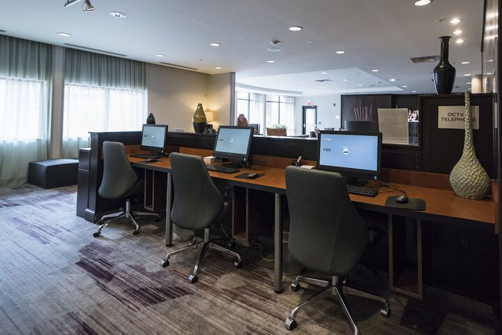 Business Center 27 of 29