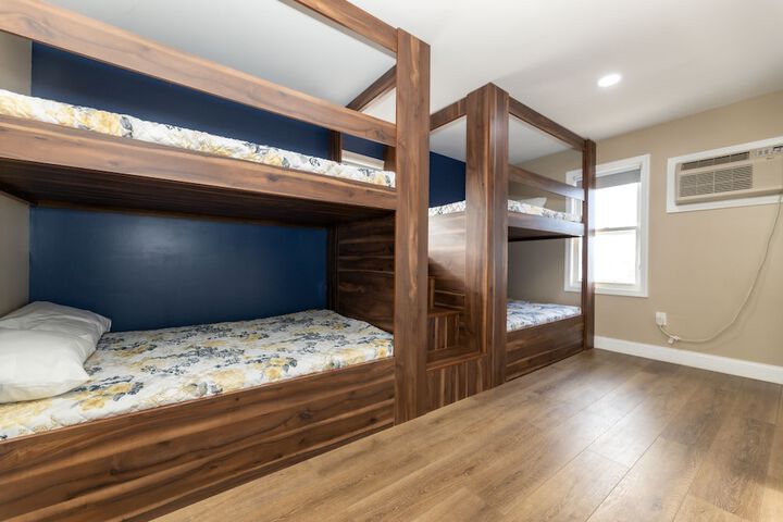 Room 33 of 70