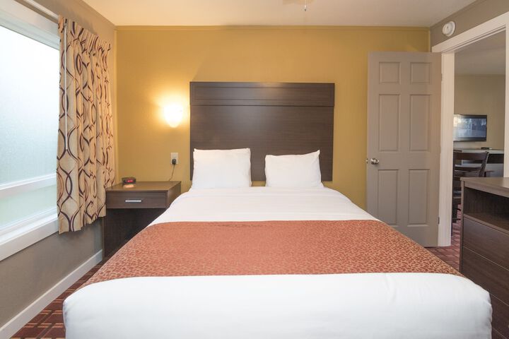 Room 93 of 105