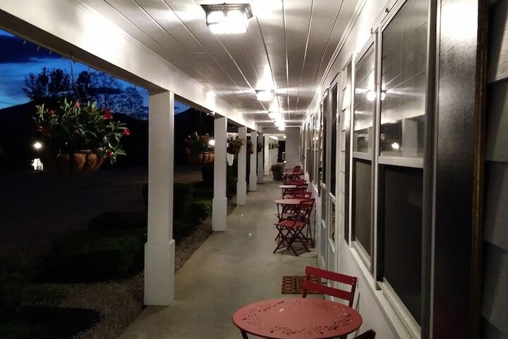 Hotel 14 of 106