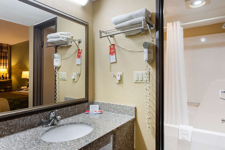 Room 11 of 20
