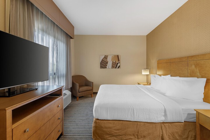 Best Western Royal Plaza Hotel & Trade Center