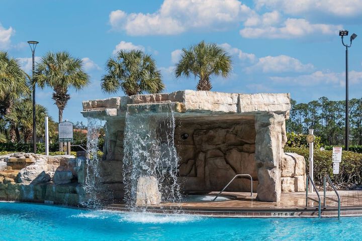 Pool 15 of 44