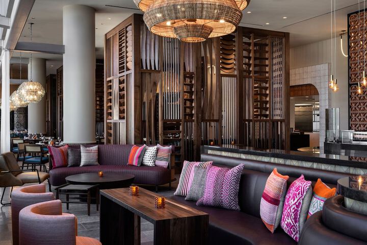 Lounge 100 of 117