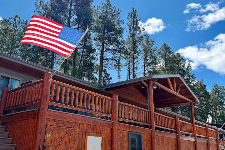 Mountain View Lodge & Cabins