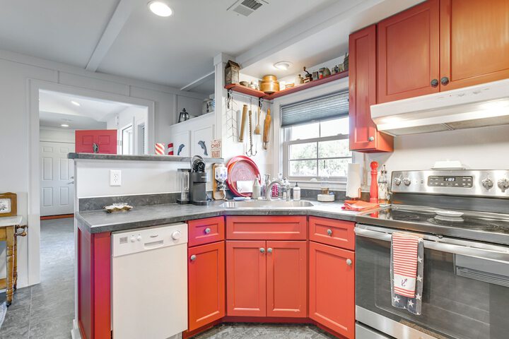 Waterfront Maryland Retreat w / Dock & Bay View!