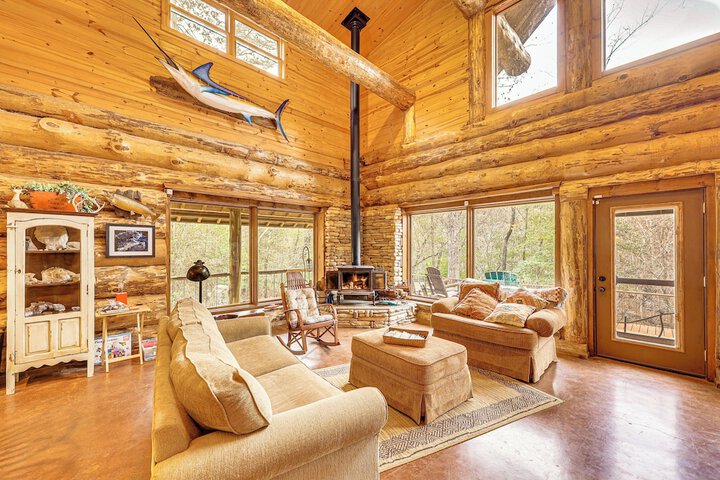 Fish Boat & Hike: Pet-friendly Cabin in Arkansas