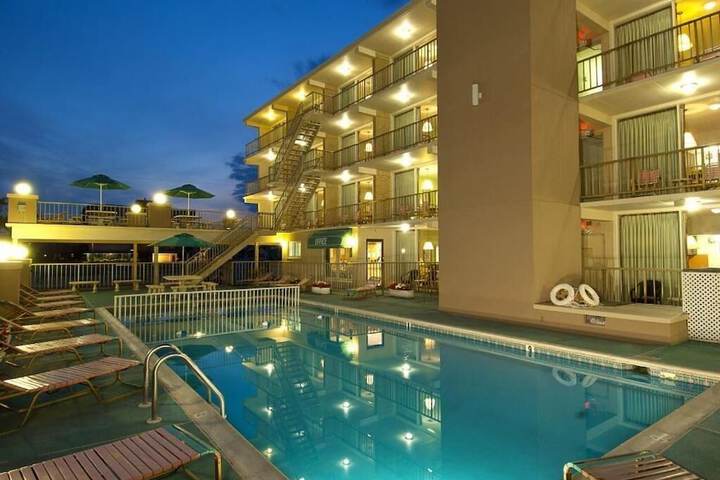 Aquarius Oceanfront Inn