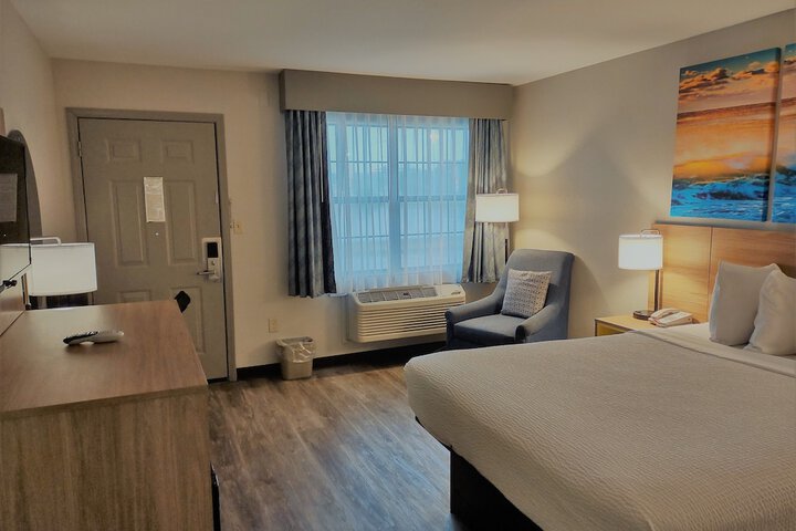 Room 32 of 38