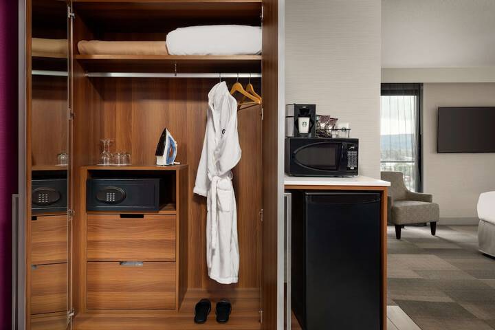 Room 30 of 51