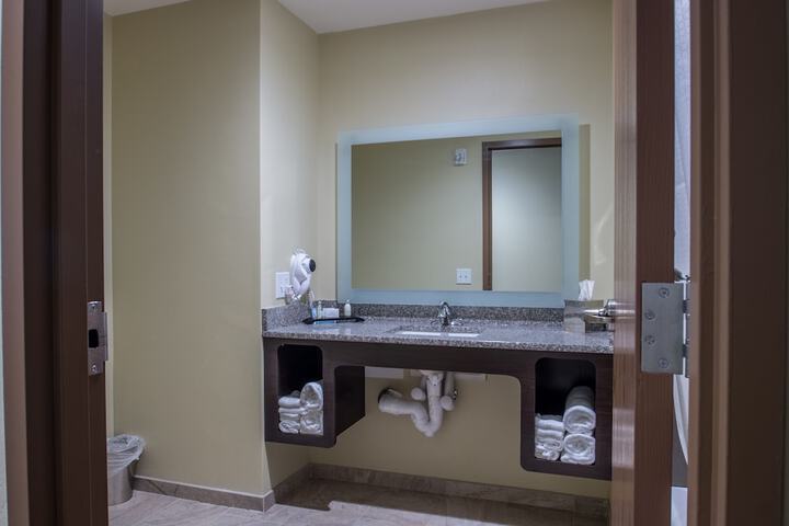 Room 14 of 32