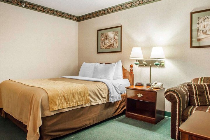 Room 13 of 25