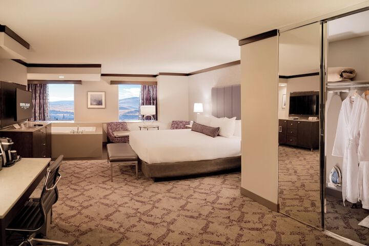 Silver Legacy Reno- a Caesars Rewards Destination