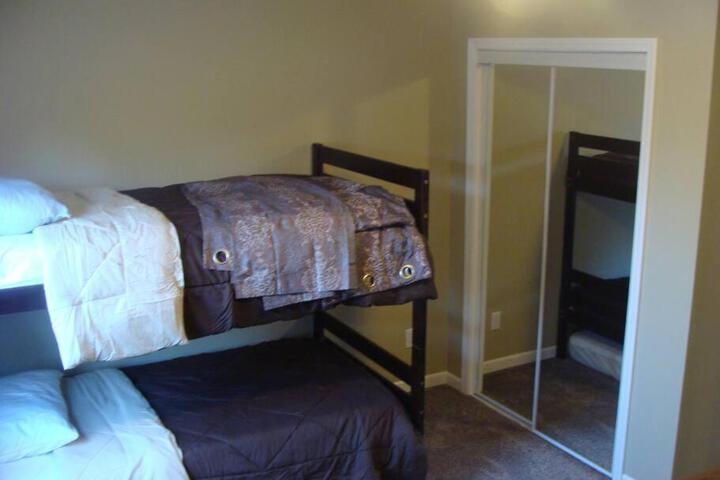 Beulah Land Guest House w / King Bed & Jacuzzi Tub