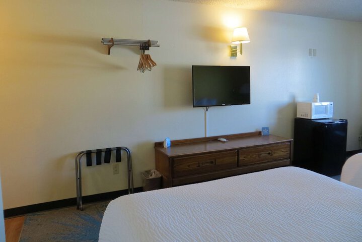Room 42 of 60