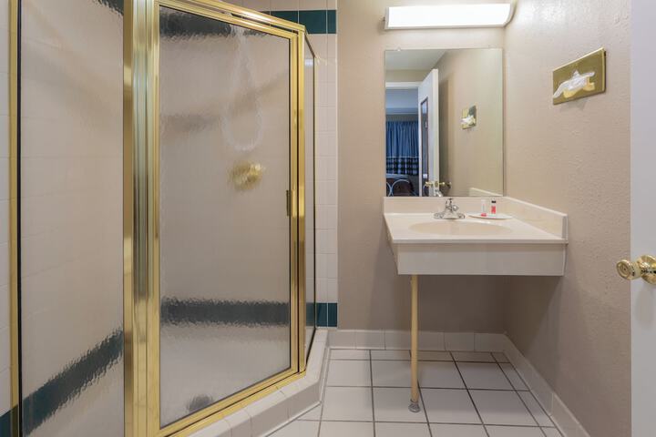 Room 27 of 45