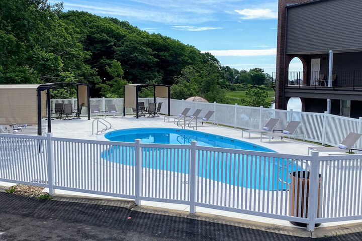 Ogunquit River Inn & Suites