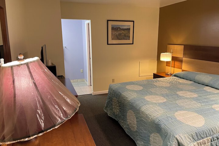 Room 8 of 14