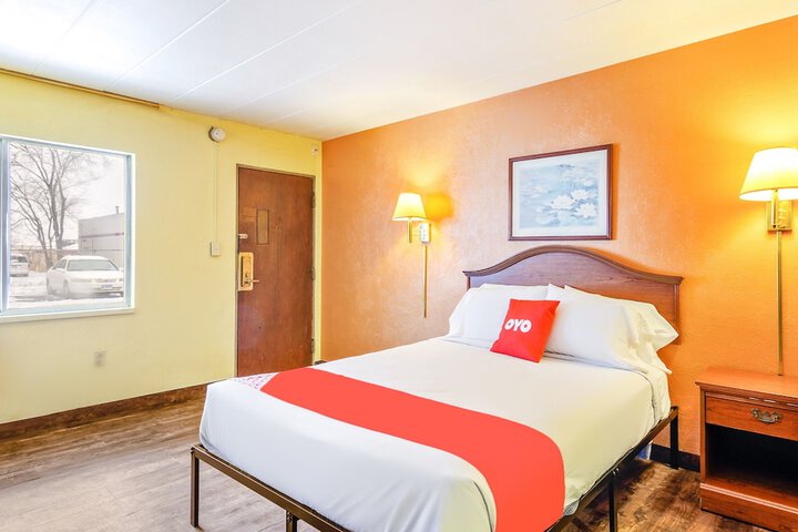Room 9 of 33