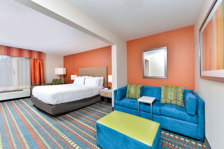 Room 32 of 60