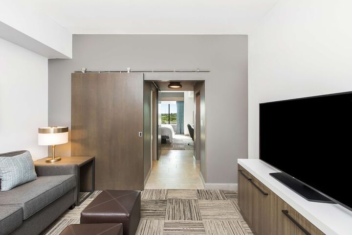 Room 28 of 52
