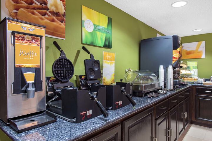 Quality Inn & Suites Anderson I-69