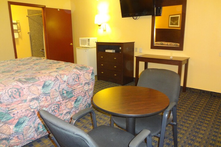 Room 13 of 28