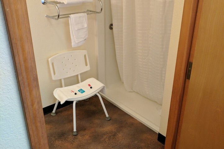 Room 15 of 22