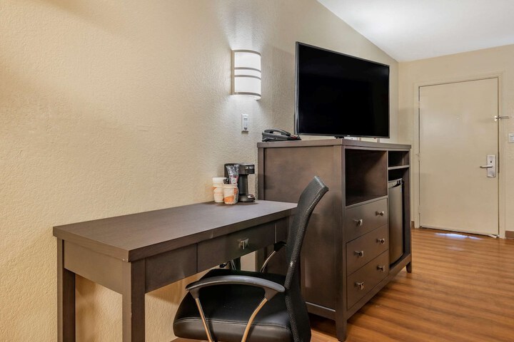 Room 34 of 47