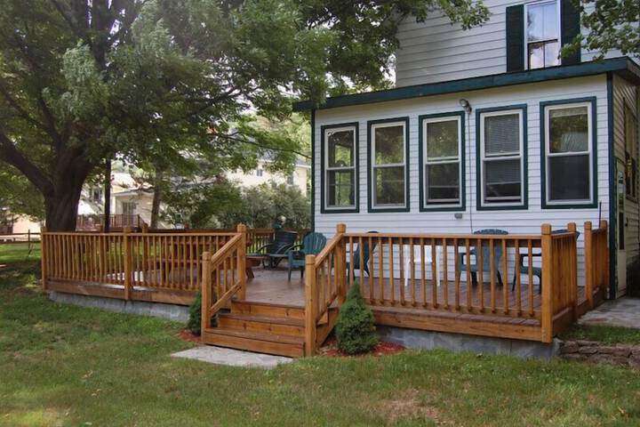 The Elms Waterfront Cottages